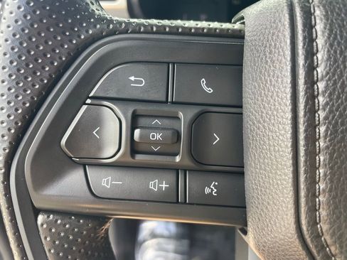 Used 2025 Toyota Tacoma SR5 image 27