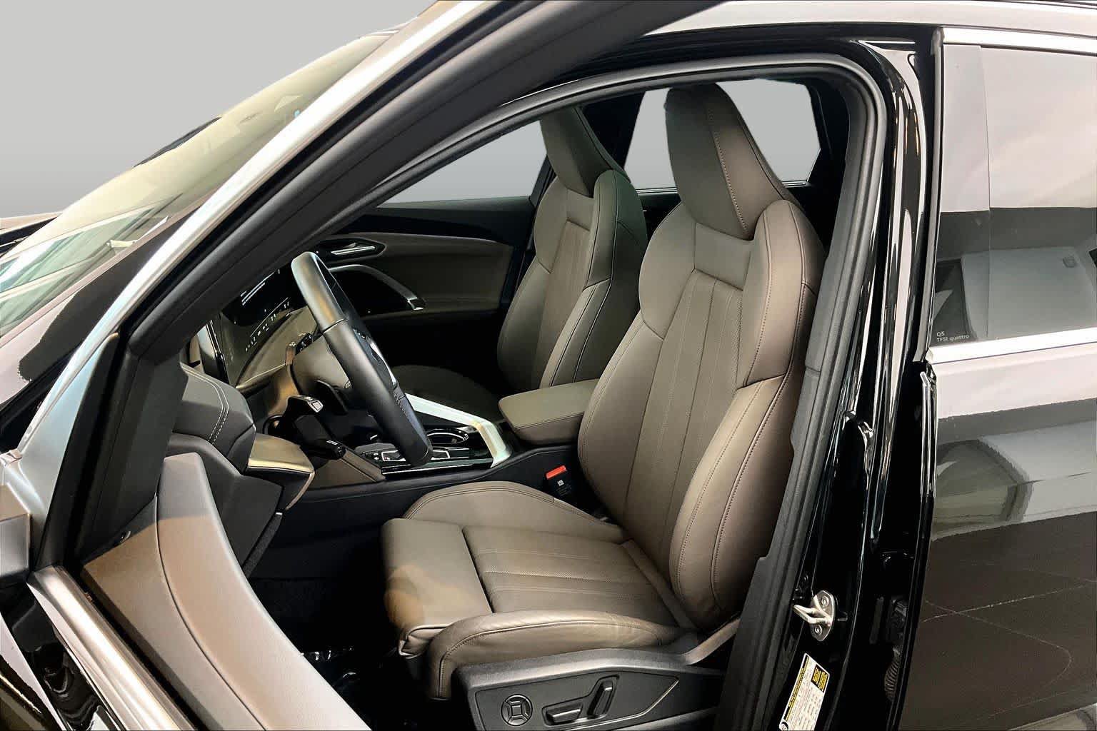 Used 2025 Audi Q5 Premium AWD/4WD image 8