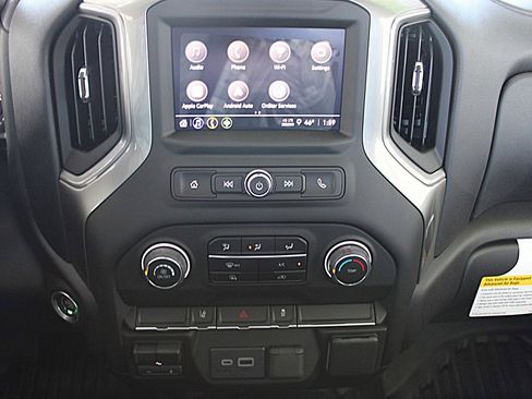 Used 2024 Chevrolet Silverado 3500 W/T w/ Snow Plow Prep Package image 27