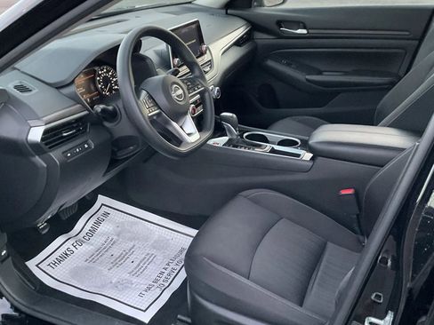 Used 2024 Nissan Altima 2.5 SV image 22