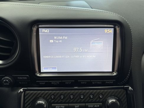 Used 2014 Nissan GT-R Black Edition image 17