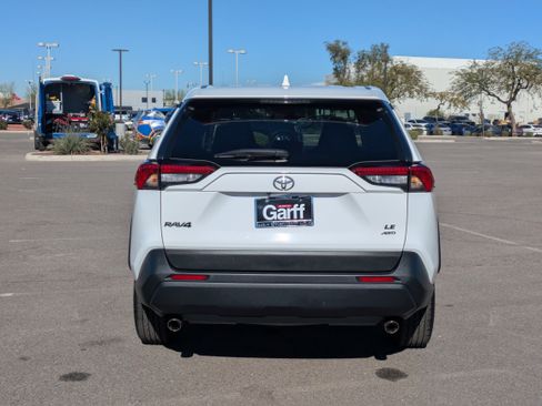 Used 2024 Toyota RAV4 LE image 4