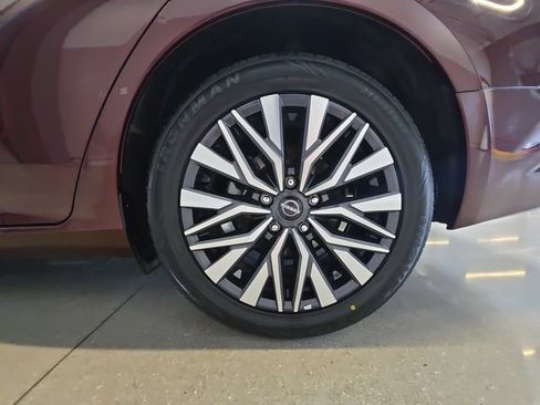 Used 2025 Nissan Altima 2.5 SV FWD image 26