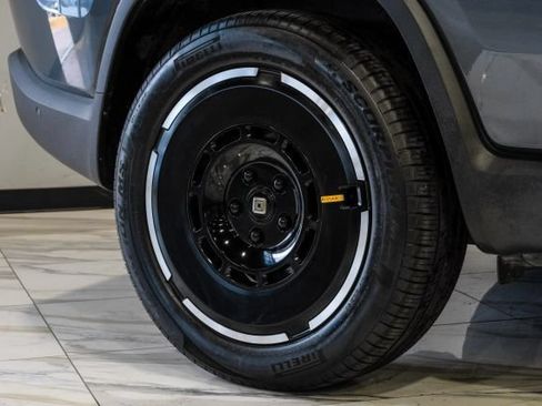 Used 2025 Rivian R1S Adventure AWD/4WD image 59