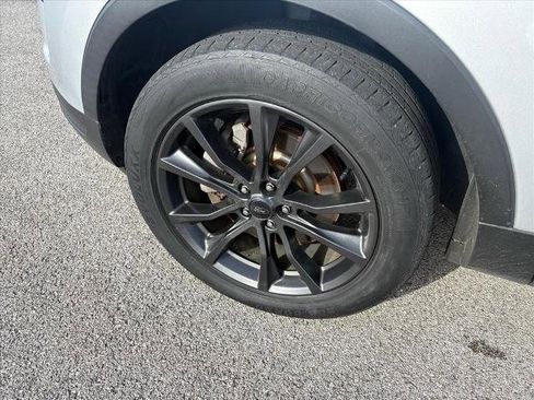 Certified 2019 Ford Explorer XLT w/ Equipment Group 202A image 5