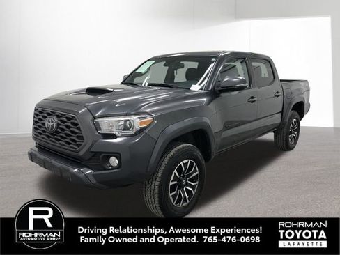 Used 2022 Toyota Tacoma TRD Sport image 2