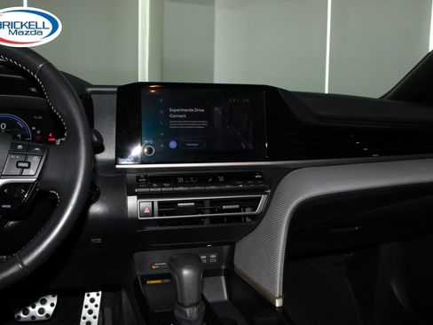 Used 2025 Toyota Camry SE FWD image 25