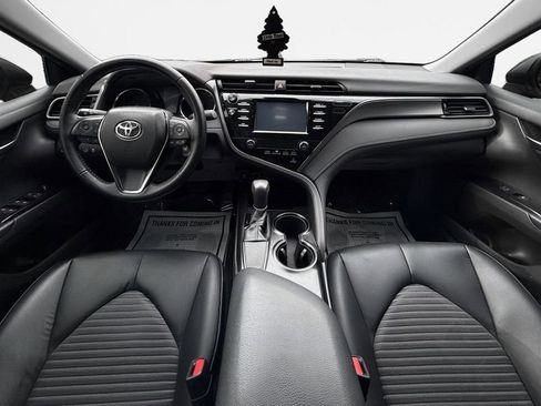 Used 2019 Toyota Camry SE w/ Carpet Mat Package image 16