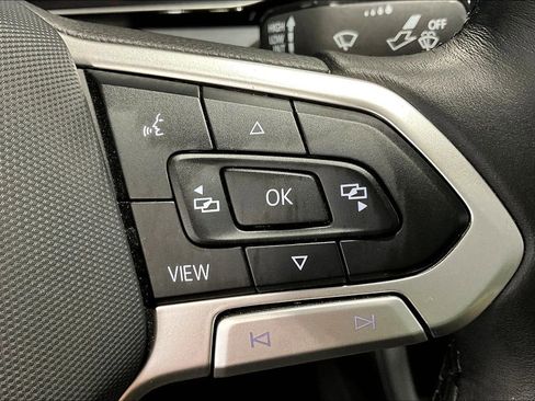 Used 2025 Volkswagen Jetta SE image 25