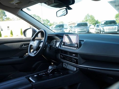 Used 2026 Nissan Rogue S FWD image 13