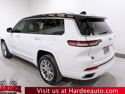 Used 2023 Jeep Grand Cherokee L Summit w/ Luxury Tech Group V RWD image 3