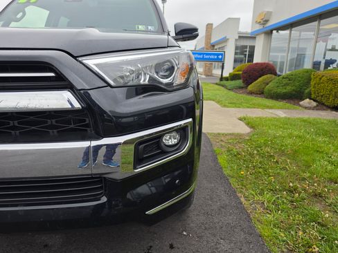 Used 2024 Toyota 4Runner Limited AWD/4WD image 10