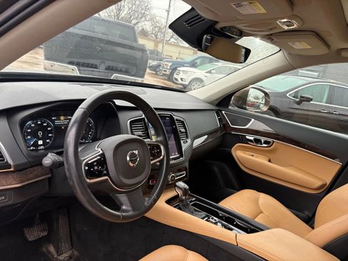 Used 2016 Volvo XC90 T6 Momentum image 10