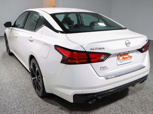 Used 2023 Nissan Altima 2.5 SR FWD image 7
