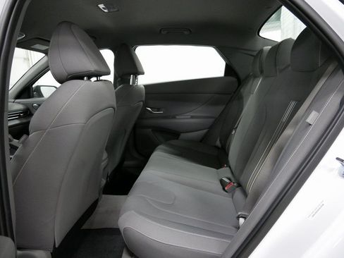 Used 2025 Hyundai Elantra Sport FWD image 9
