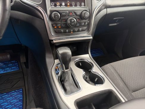 Used 2018 Jeep Grand Cherokee Laredo AWD/4WD image 15