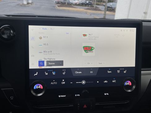 Used 2025 Lexus GX 550 image 13