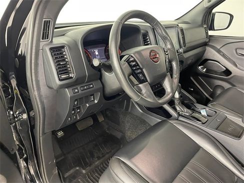 Used 2022 Nissan Frontier PRO-4X w/ Pro-4X Premium Package image 3