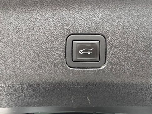 Used 2024 Chevrolet Suburban High Country image 37