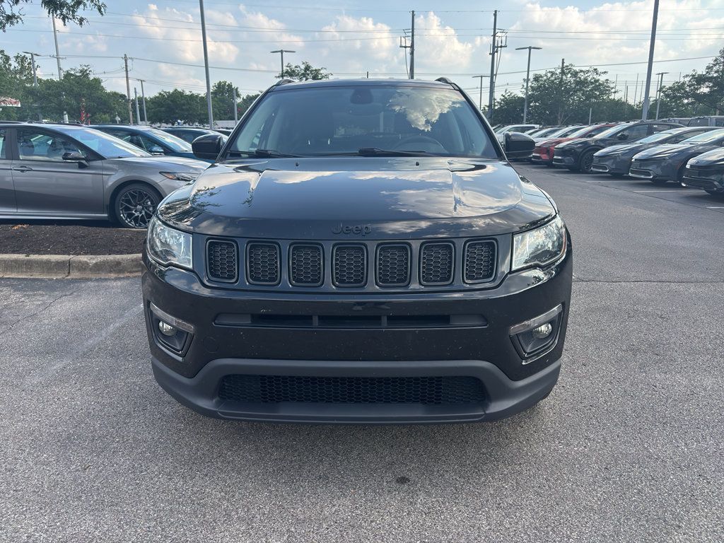 Used 2018 Jeep Compass Latitude w/ Popular Equipment Group AWD/4WD image 2