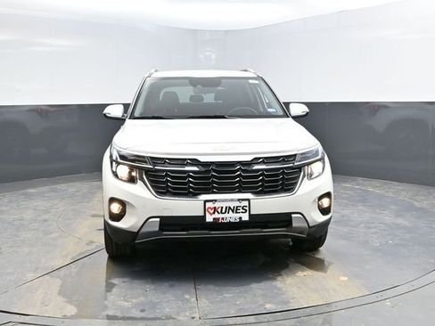 Used 2025 Kia Seltos S image 2