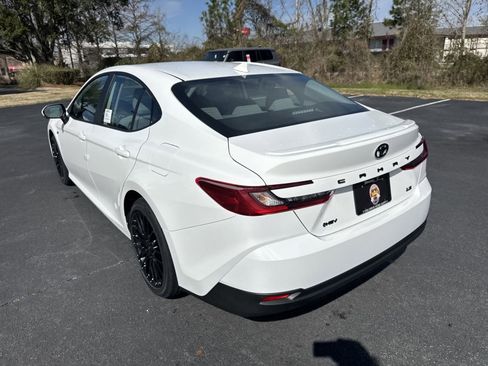 New 2025 Toyota Camry LE w/ Convenience Package FWD image 9