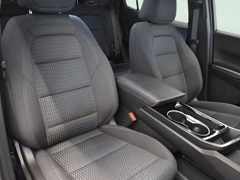 Used 2025 Chevrolet Equinox LT image 6