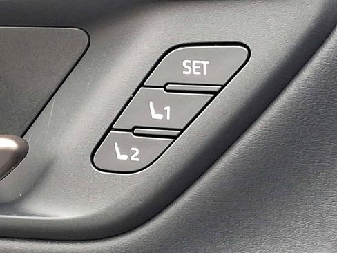 Certified 2025 Toyota Crown Platinum image 26