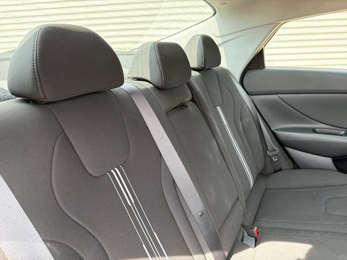 Used 2025 Hyundai Elantra SEL FWD image 19