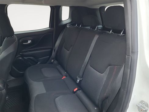 Used 2023 Jeep Renegade Trailhawk image 13