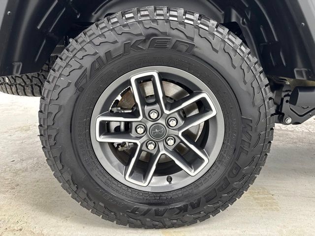 Used 2026 Jeep Gladiator Mojave AWD/4WD image 32