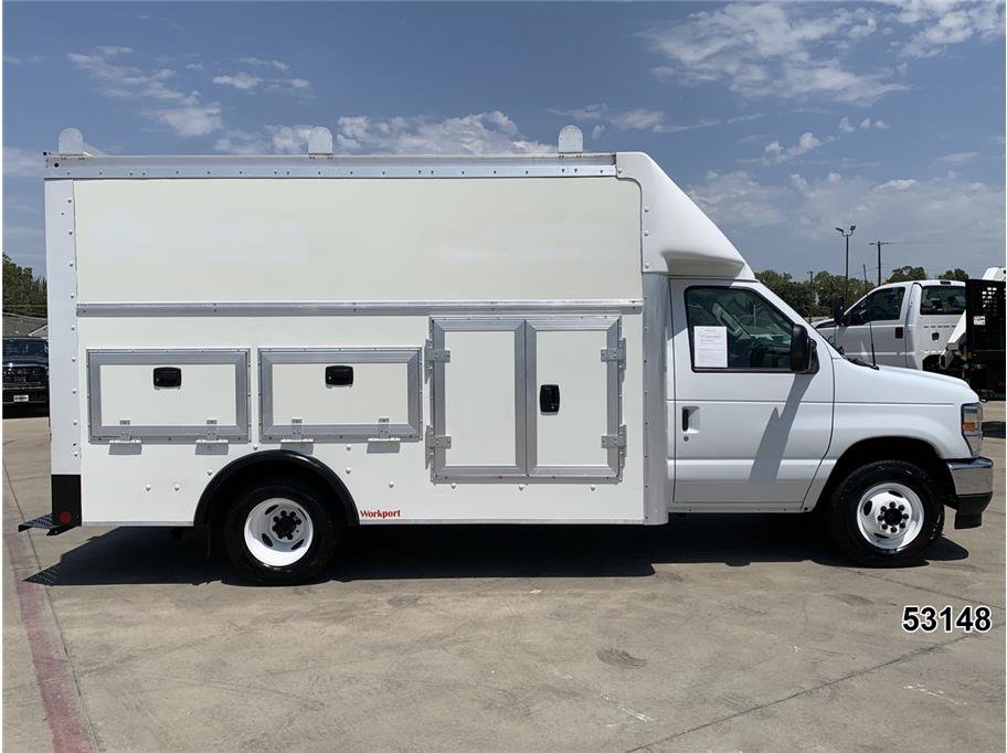 Used 2024 Ford E-350 and Econoline 350 Super Duty w/ Power Windows & Locks Group RWD image 5