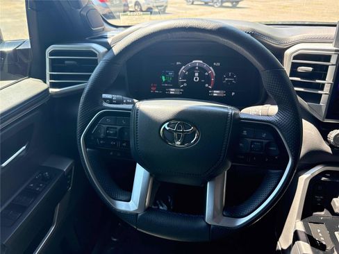 Used 2025 Toyota Tundra Platinum AWD/4WD image 17