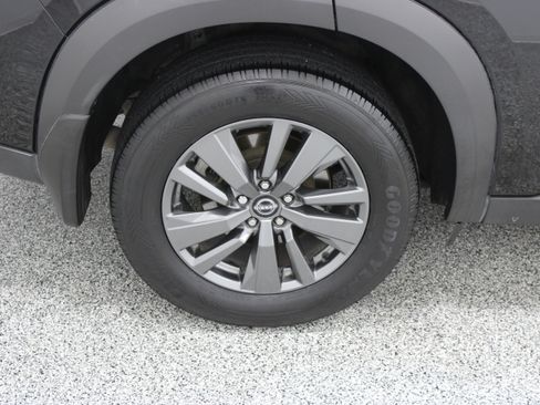 Used 2024 Nissan Pathfinder S FWD image 6