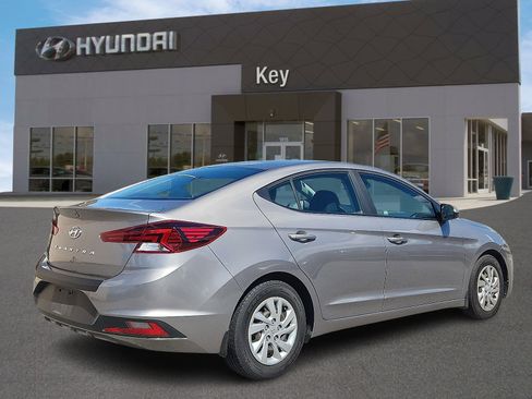 Used 2020 Hyundai Elantra SE w/ Cargo Package (C1) image 4