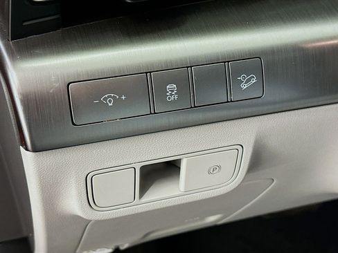 Used 2025 Hyundai Kona SEL image 17