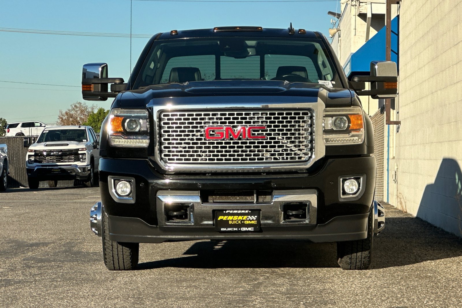 Certified 2016 GMC Sierra 3500 Denali w/ Duramax Plus Package RWD image 9