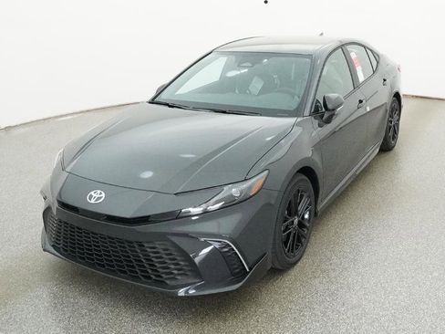 New 2026 Toyota Camry SE FWD image 3