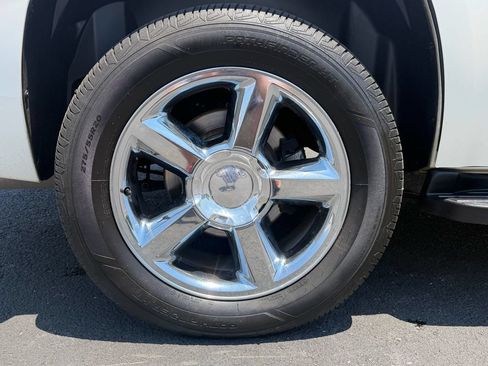 Used 2014 Chevrolet Tahoe LTZ RWD image 16
