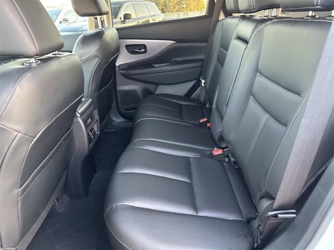 Used 2024 Nissan Murano SV w/ SV Midnight Edition Package image 12