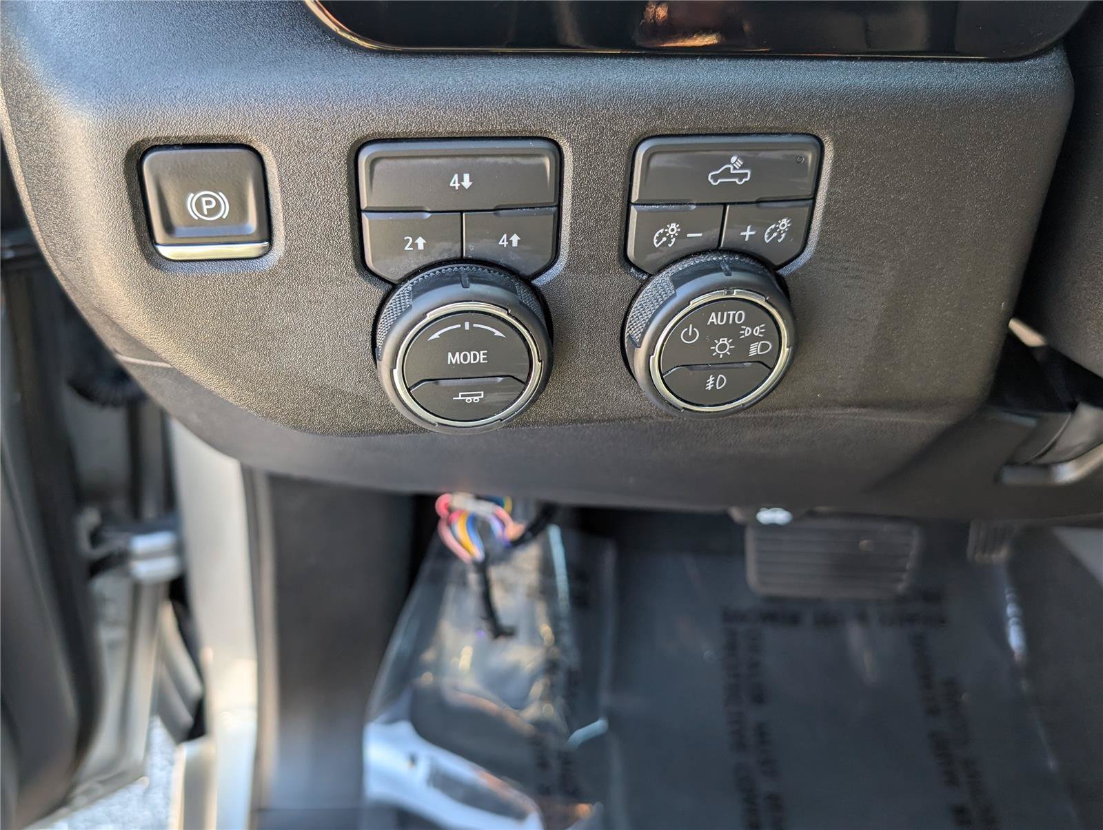 Used 2025 Chevrolet Silverado 2500 LT w/ Convenience Package AWD/4WD image 22