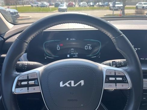 Used 2025 Kia Telluride S AWD/4WD image 47
