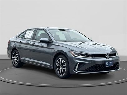Certified 2025 Volkswagen Jetta SE