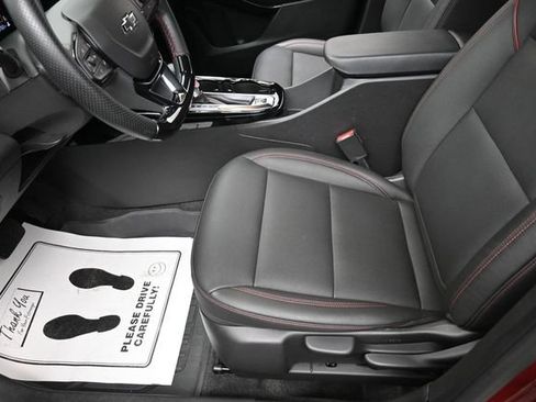 Used 2025 Chevrolet Trax RS FWD image 15