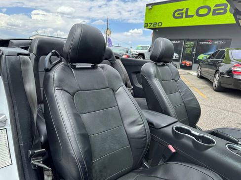 Used 2019 Ford Mustang Premium image 15