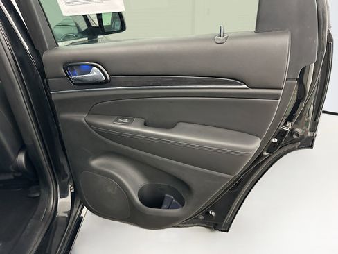 Used 2020 Jeep Grand Cherokee Overland AWD/4WD image 33