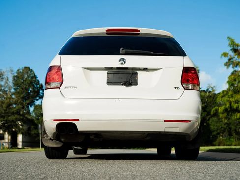 Used 2010 Volkswagen Jetta TDI FWD image 12