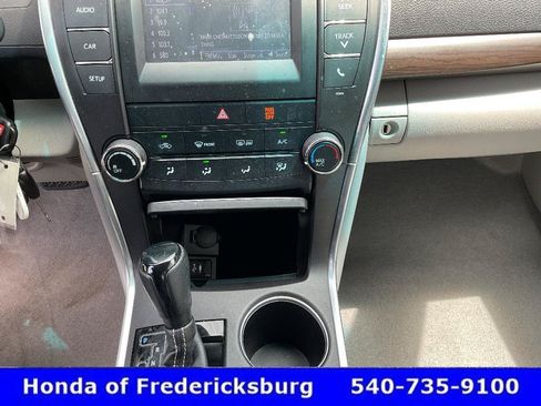 Used 2017 Toyota Camry LE FWD image 34