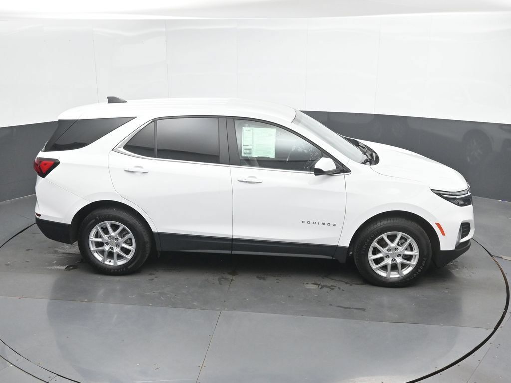 Used 2023 Chevrolet Equinox LT w/ Driver Convenience Package AWD/4WD image 30