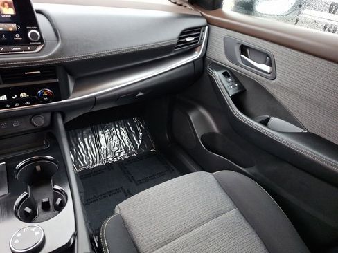 Used 2023 Nissan Rogue SV image 17